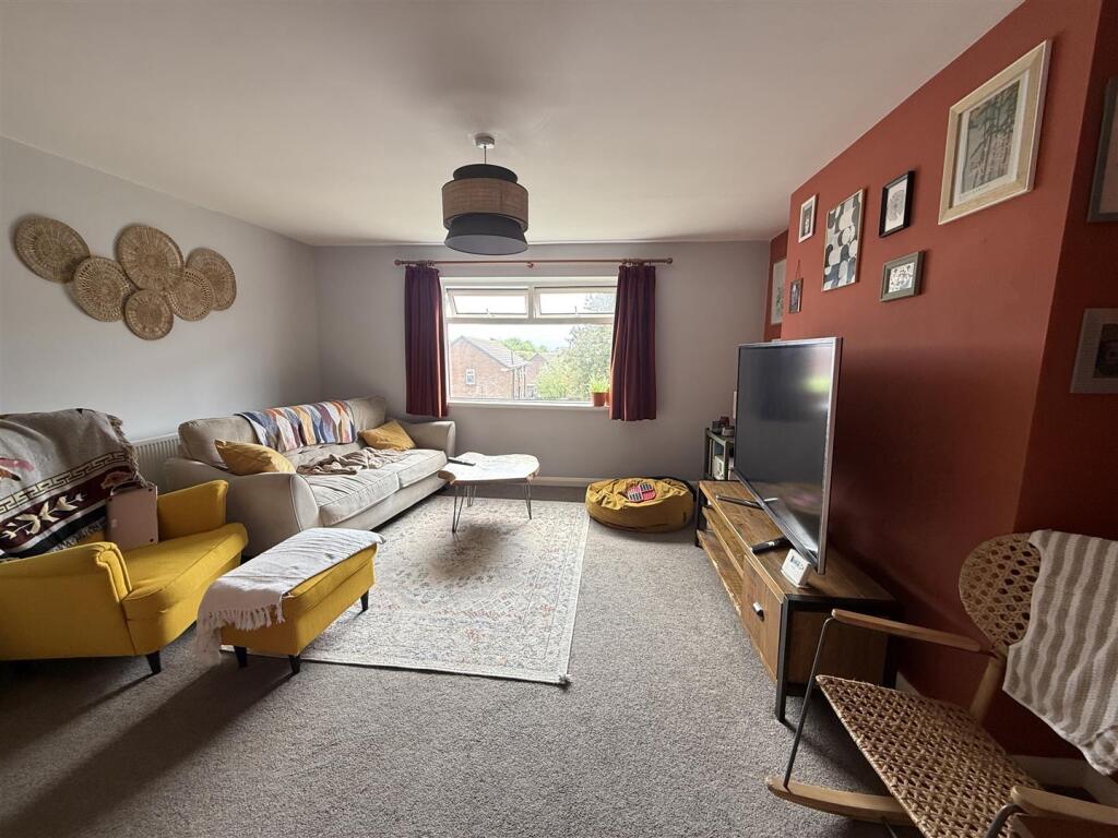 Brackenwood Road, Burton-On-Trent photo 3