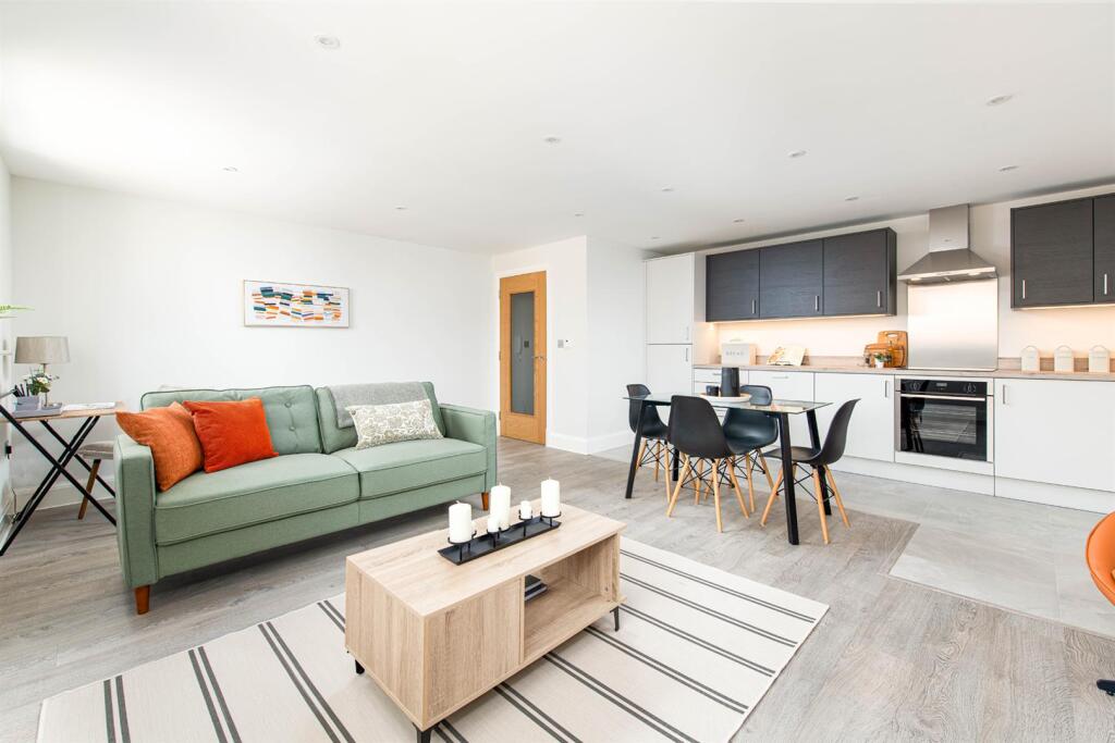 Apartment in Trowbridge - View 4