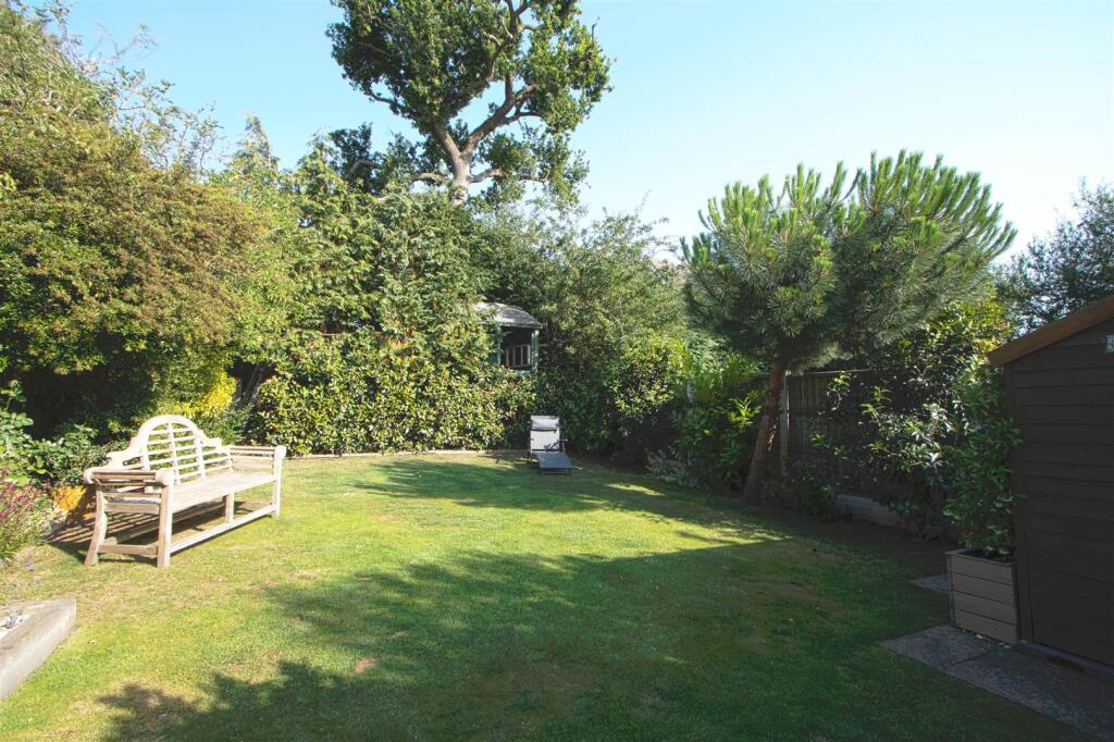 House in Basildon, Billericay - View 2