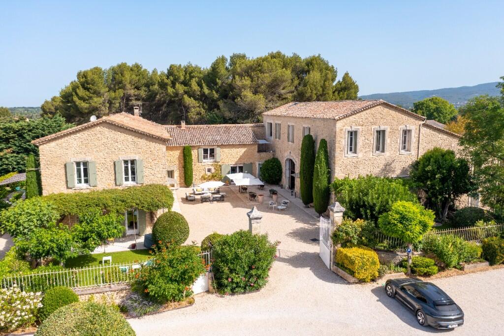 Main image of property: L`Isle-sur-la-Sorgue, Vaucluse, Provence-Alps-Cote d`Azur
