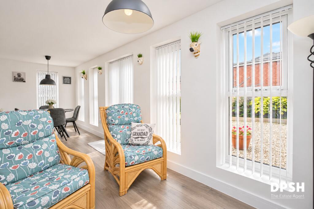 House in Leeds, Gildersome - View 3