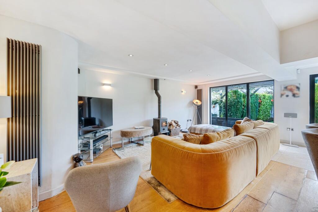 Grasmere Road, Alderley Edge, SK9 photo 3