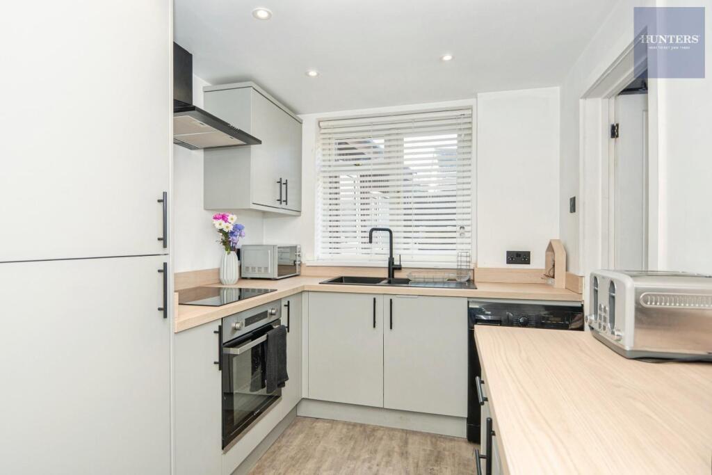 Tong Way, Farnley, Leeds photo 3