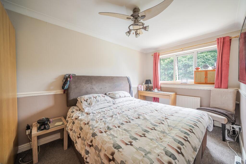 Campion Grove, Harrogate, North Yorkshire, HG3 photo 5