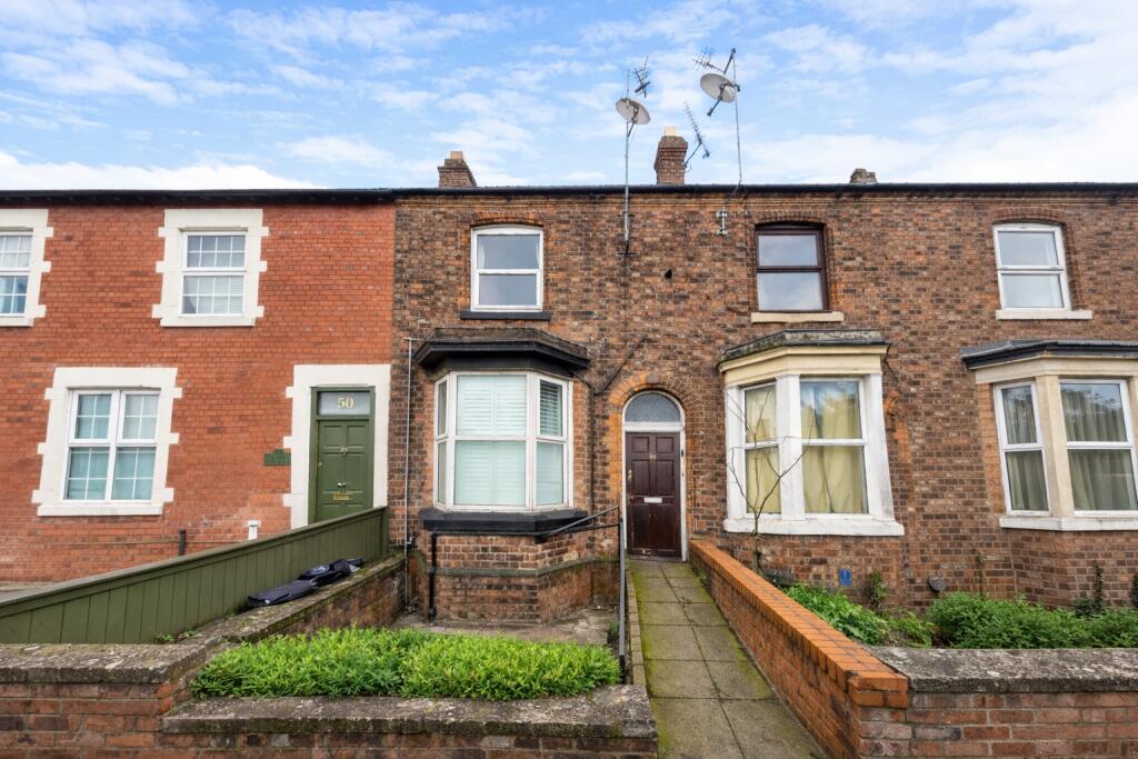 1-bed flat on Tarvin Road, Boughton, Chester, Cheshire, CH3, £95,000