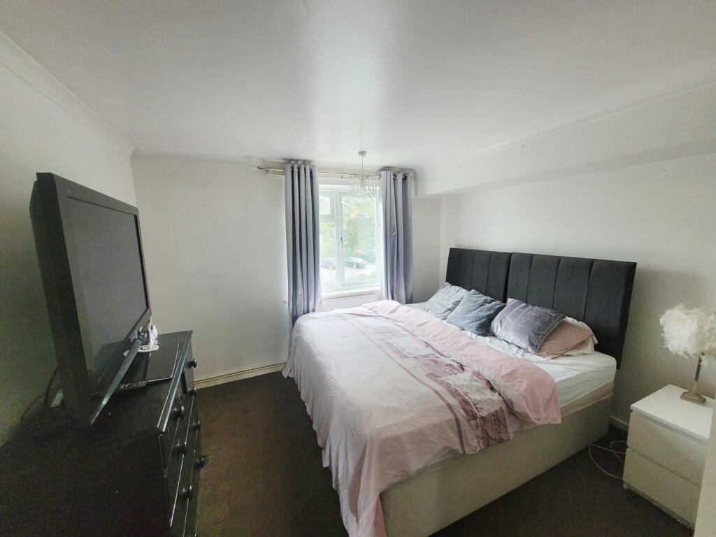 Apartment in Falmouth, Boslowick Shops, Cornwall - View 5