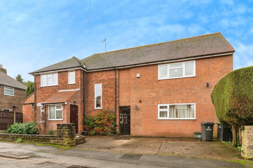 5-bed detached on Church Close, Daybrook, Nottingham, Nottinghamshire, NG5, £400,000