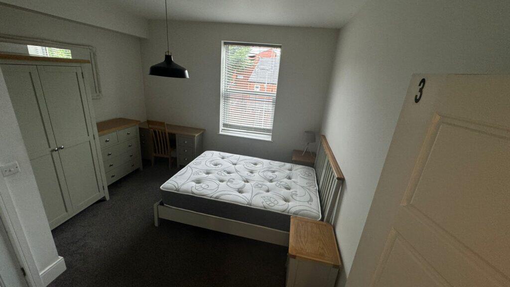 Main image of property: Room 3, St. Lukes Crescent, Leeds, LS11 8LA