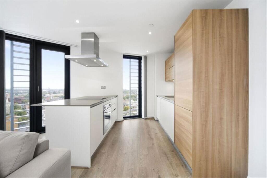 Apartment in London, Stratford - View 2