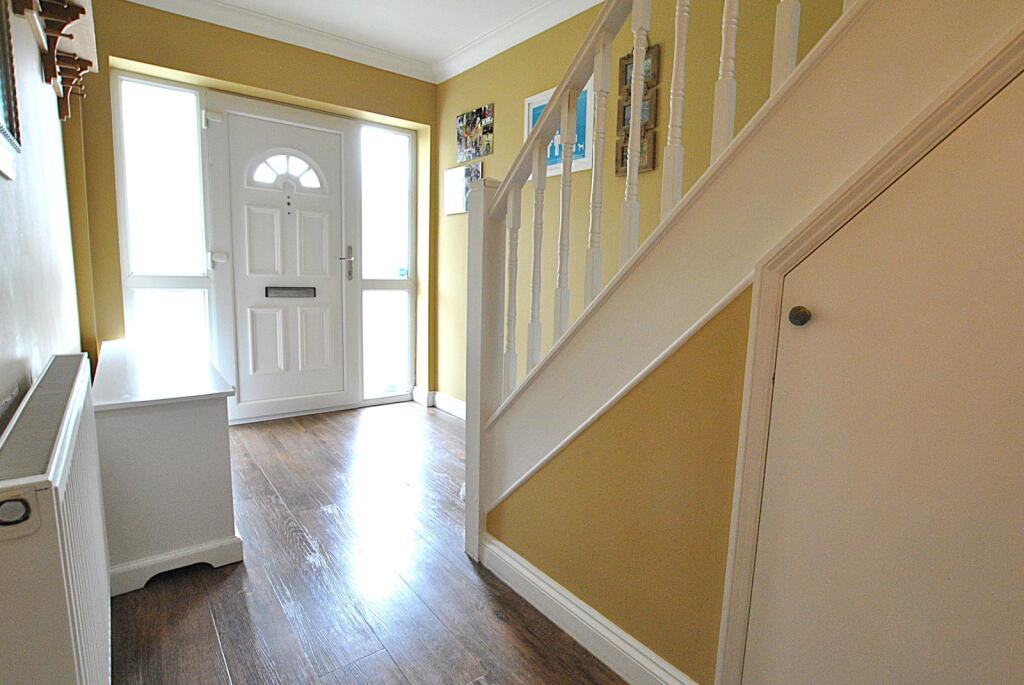 Barton Drive, Kedington, Haverhill, CB9 7PS - View 4