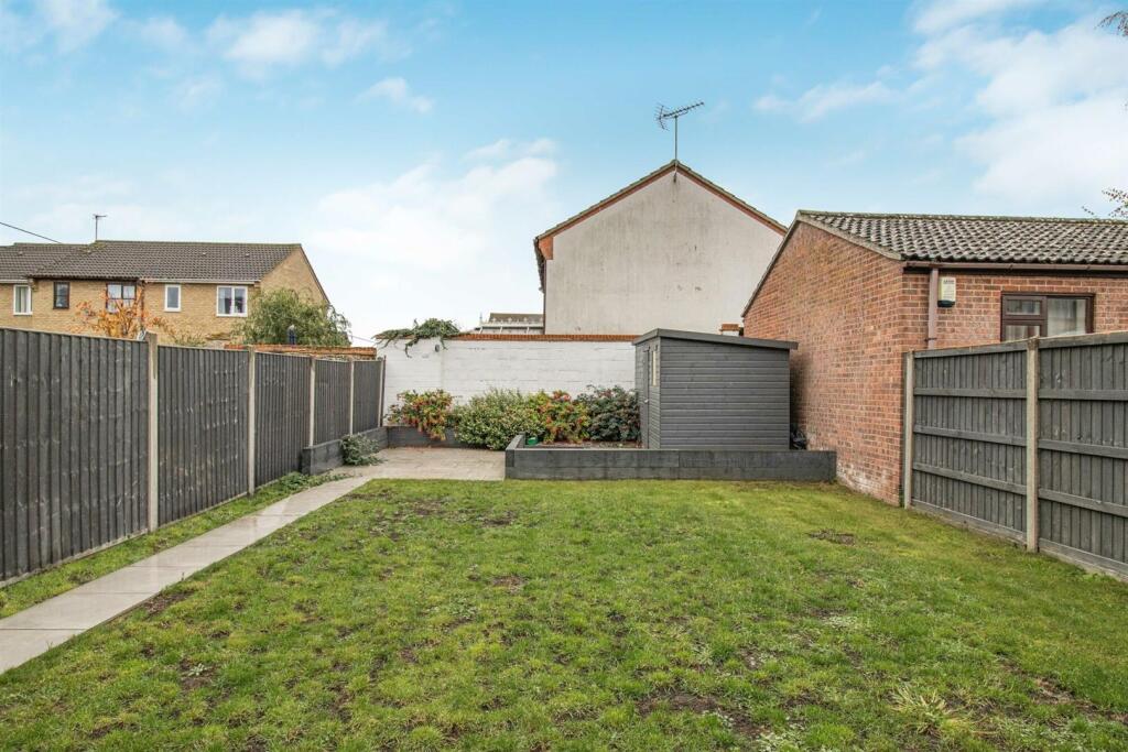 Croft Road, Newmarket photo 3