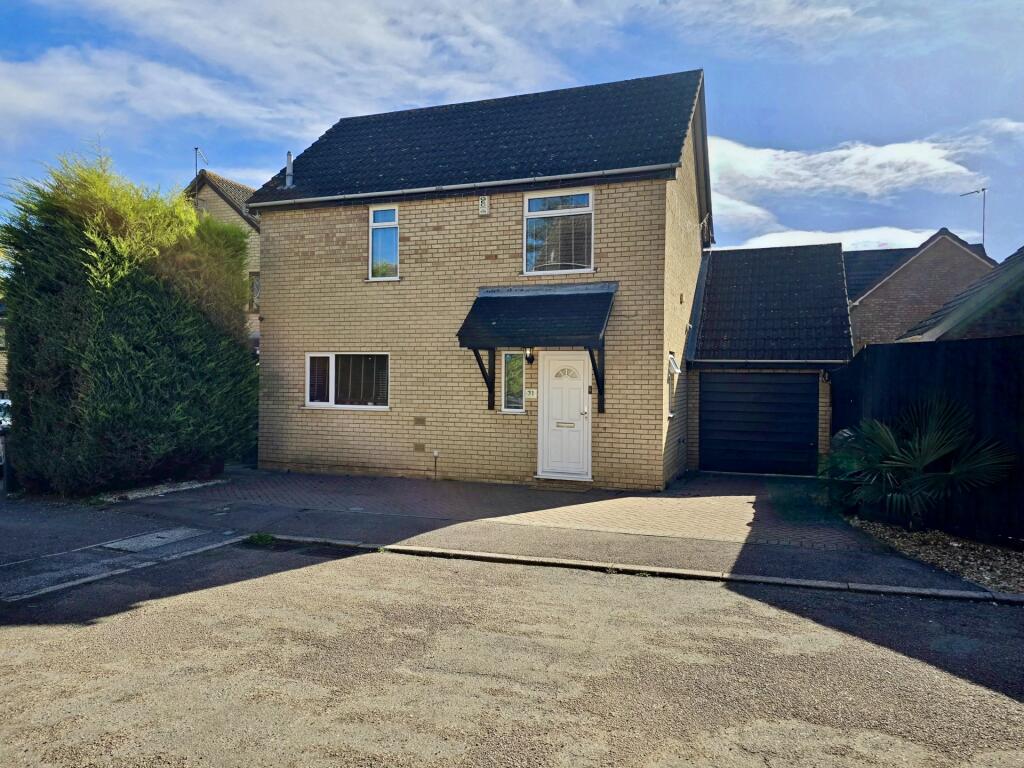 3-bed detached on Lakeside Drive, Ecton Brook, NN3 5EL, £320,000