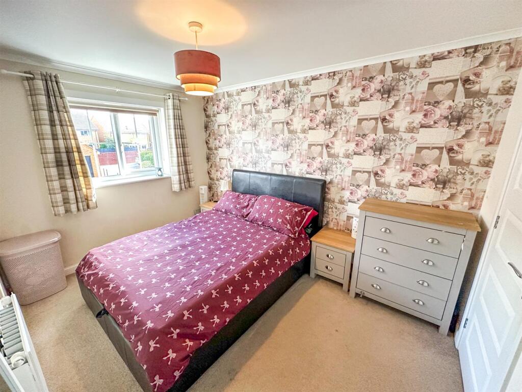 House in Weldon, Priors Hall Park - View 4