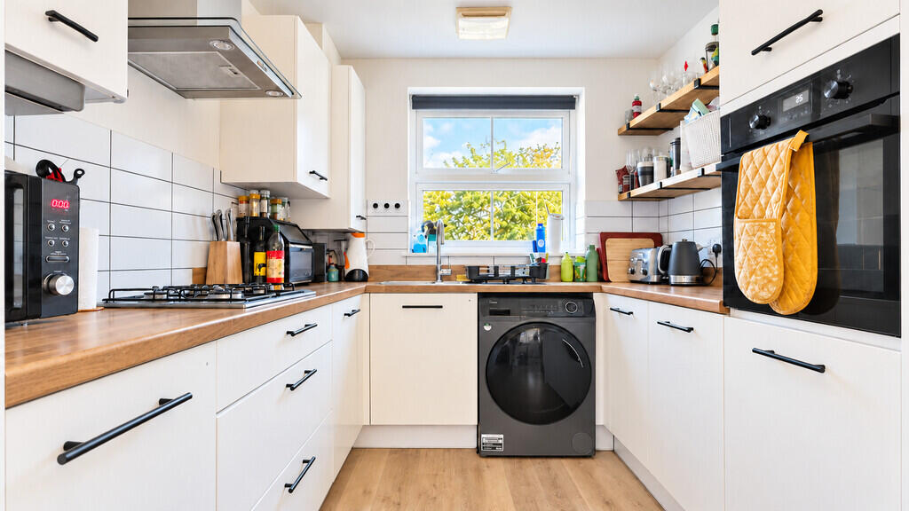 House in Guildford - View 5