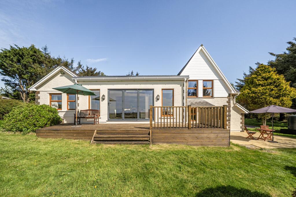House in Swansea, Llanfihangel Aberbythych - View 2