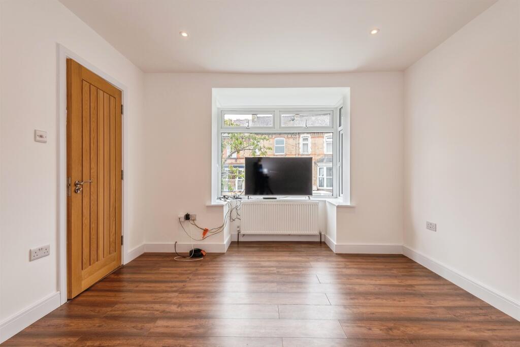 House in Taunton - View 3
