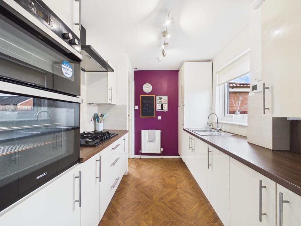 House in Coatbridge, Dundyvan, Langloan - More