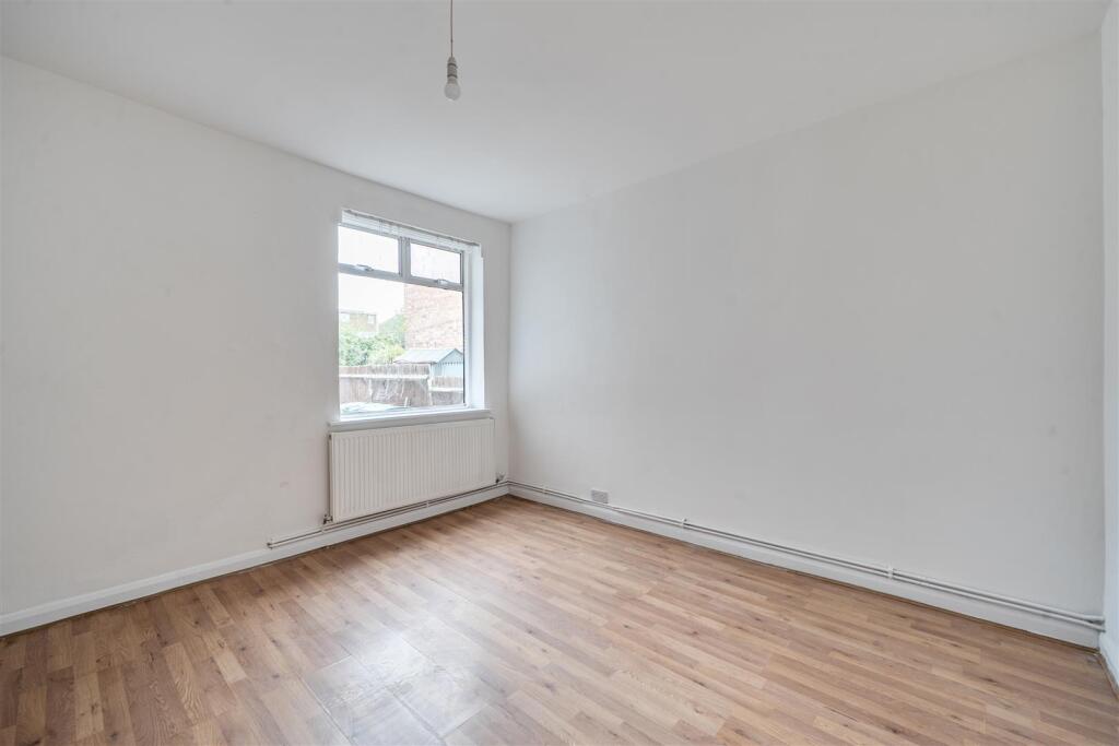 Apartment in Harrow - View 5