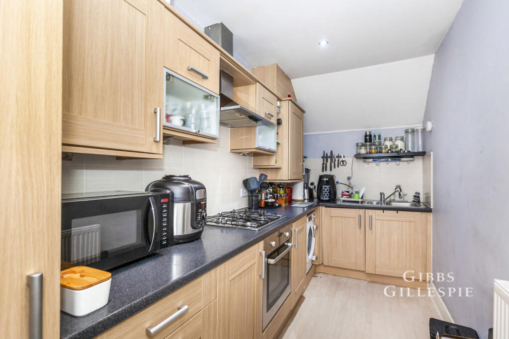 Apartment in Slough - View 3
