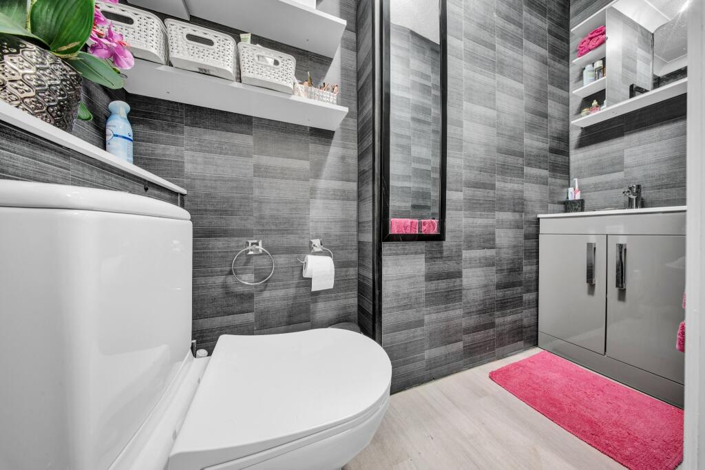 Additional image 13 of Coppersend, Whalley Road, Wilpshire -Three bedroom detached with 2 x 1 bedroom Apartments