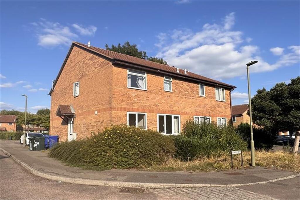 Main image of property: Moor Pond Close, Bicester, OX26