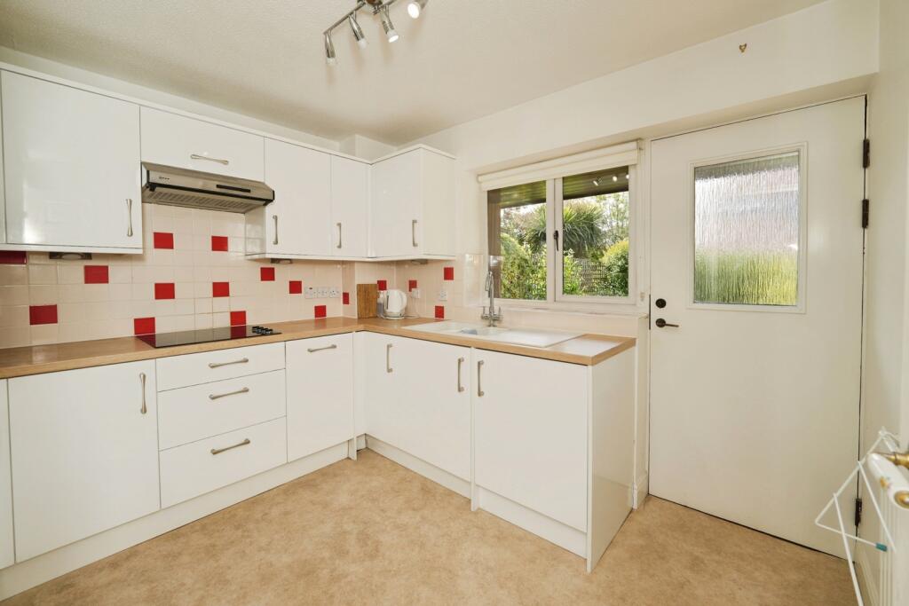Courville Close, Alveston photo 4