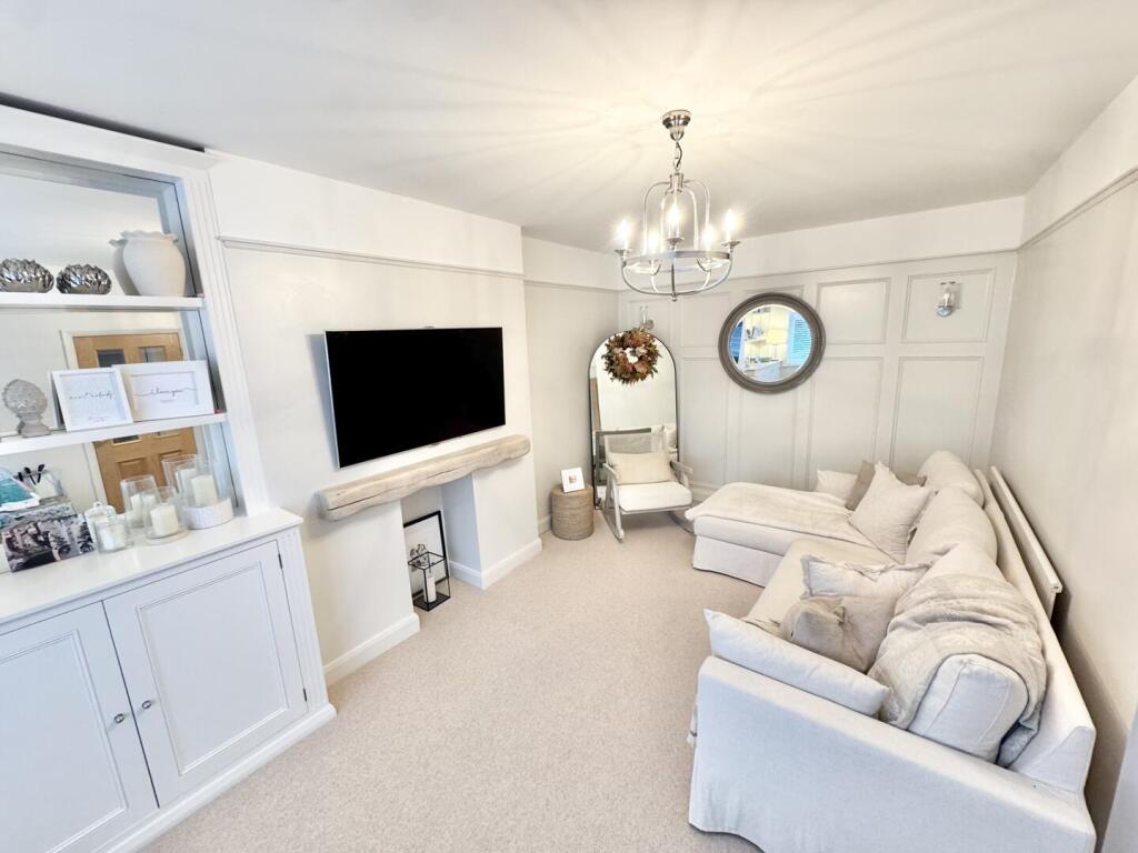Grange Drive, Glen Parva, Leicester photo 2