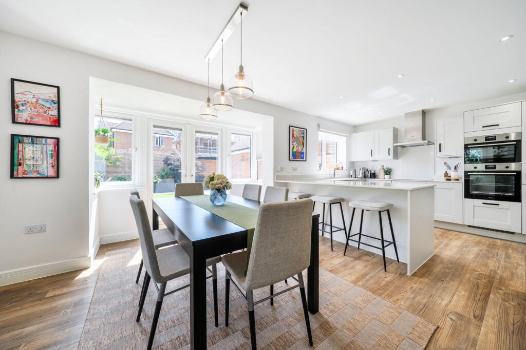 Blacklands Farm Way, Sherfield-on-Loddon photo 3