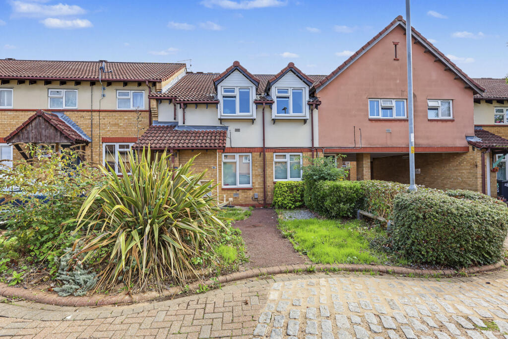 Longcroft Road, Stevenage, Hertfordshire photo 2