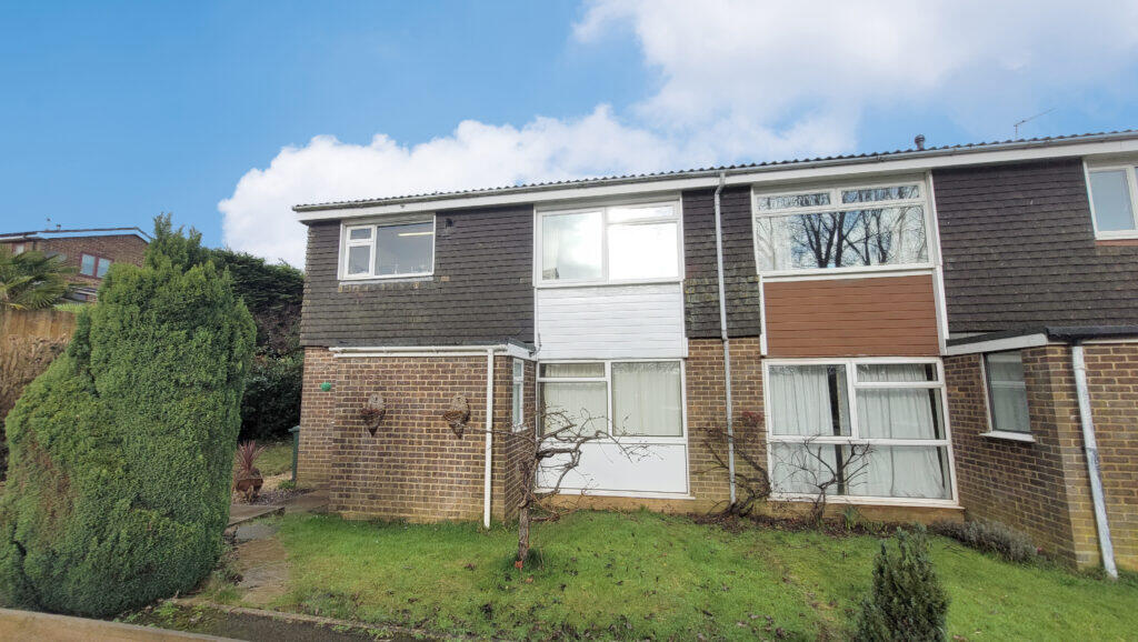 Main image of property: Bankside, Banbury, OX16 9TD