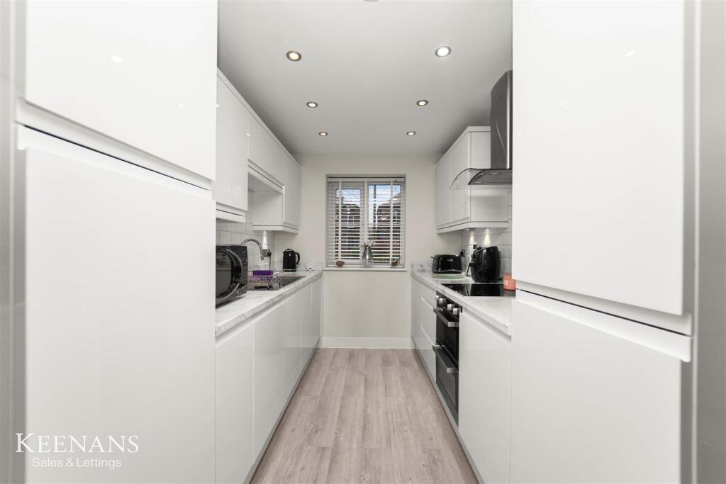 Additional image 4 of Oakenhead green