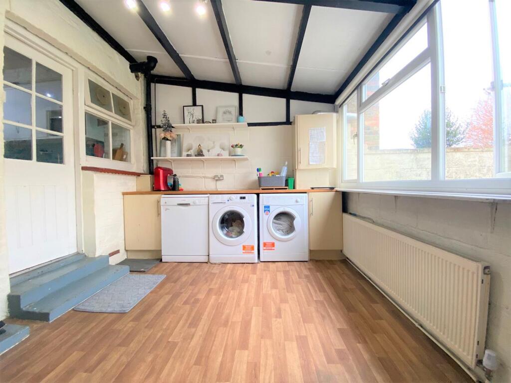 Moorfield Road, Cowley, UB8 – pohled 6