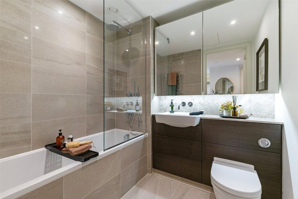 Apartment in London - More