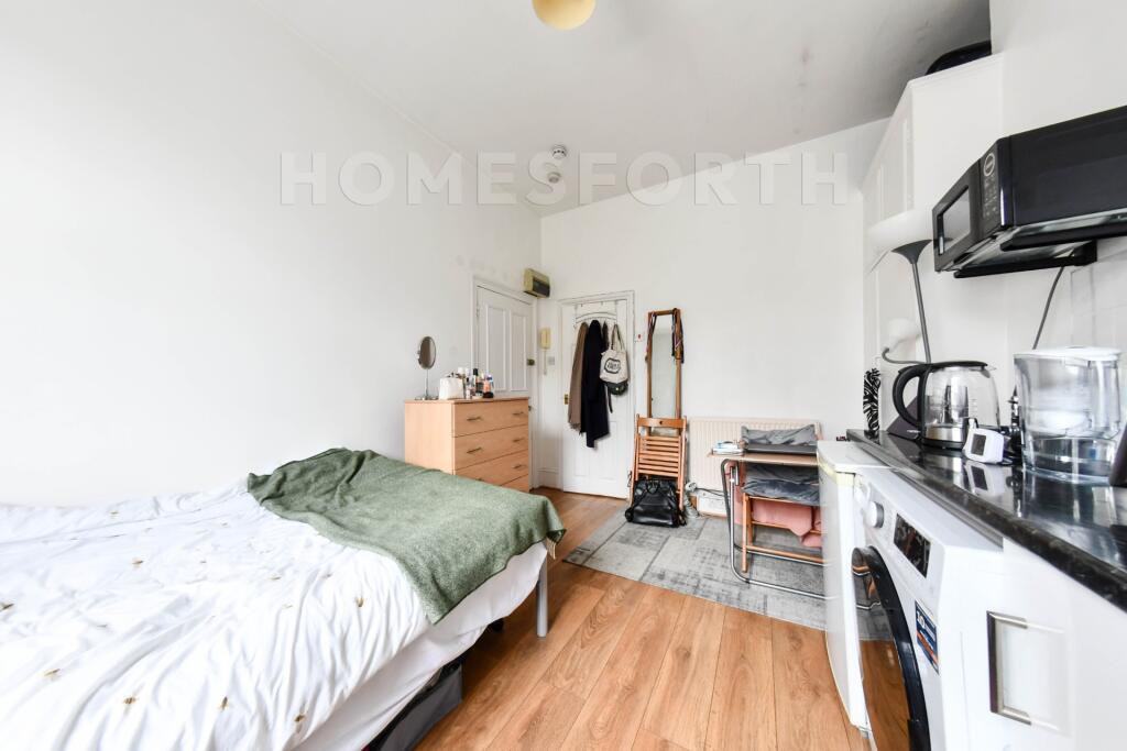 Studio flat for rent