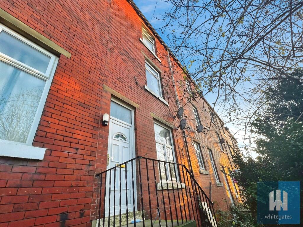 1-bed terraced on Grimscar Avenue, Birkby, Huddersfield, HD2, £50,000