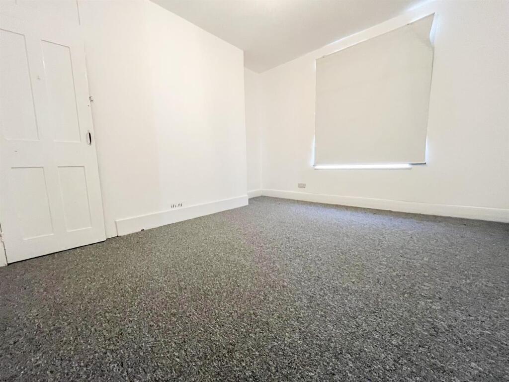 Apartment in Tonbridge - View 5