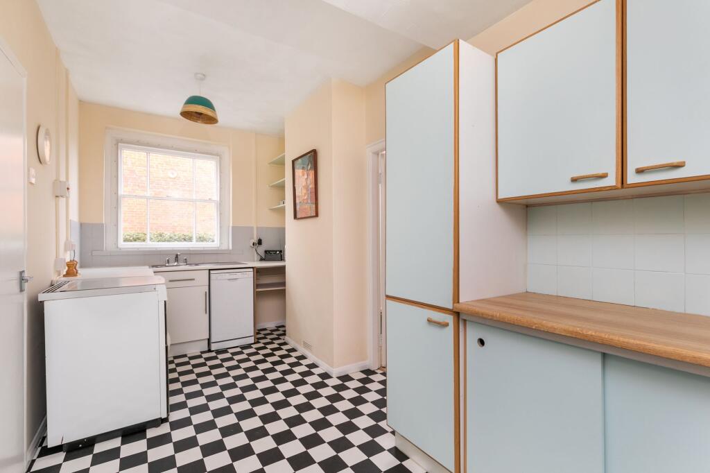 Cheriton Road, Winchester, SO22 - View 3
