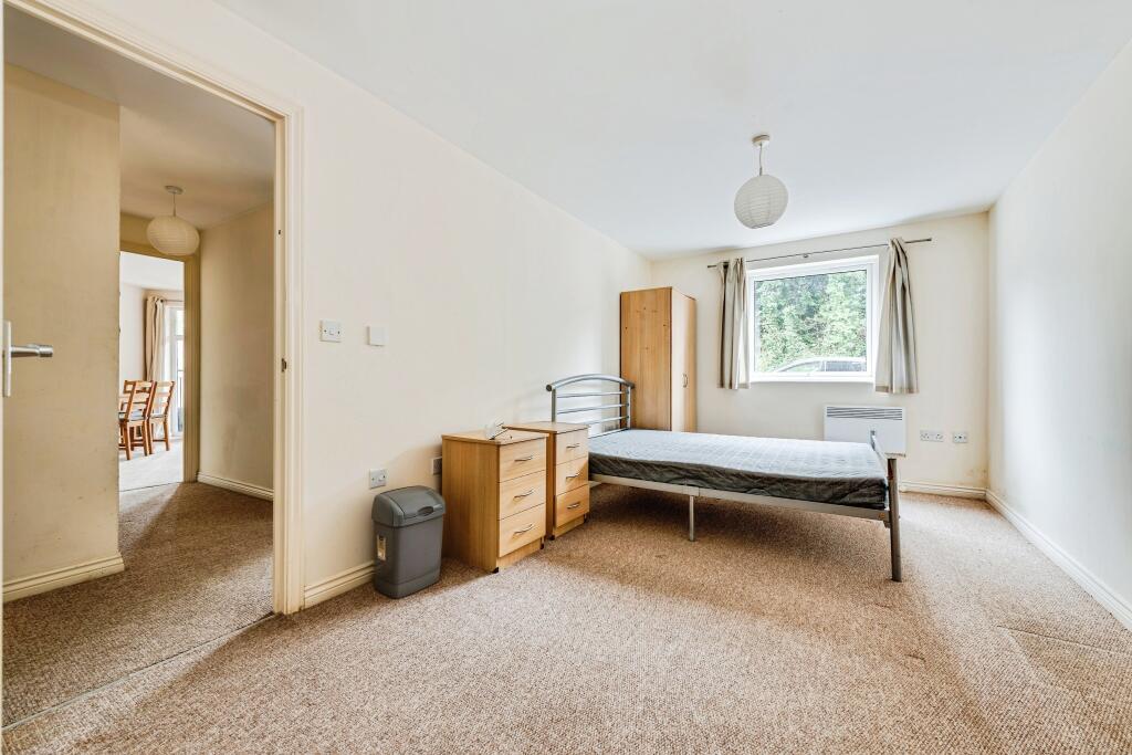 Apartment in Swindon - View 5