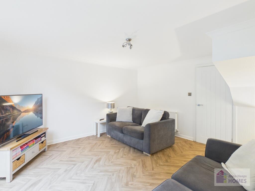 Calderside Grove, Calderwood, East Kilbride, G74  photo 4
