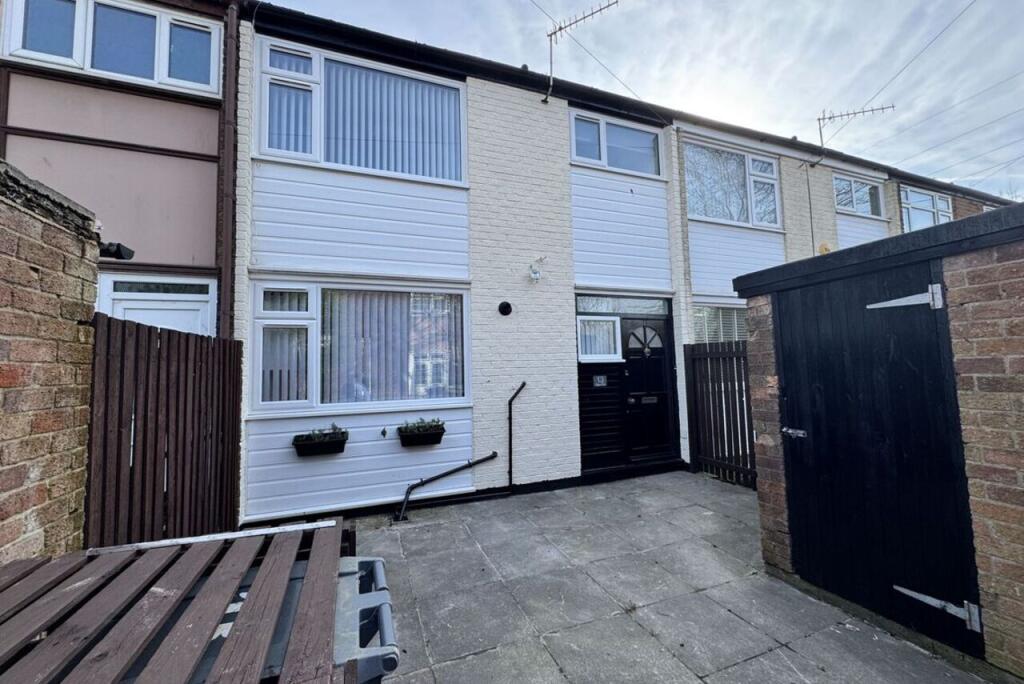 Main image of property: Edgemoor Close, Prenton, CH43 9XH