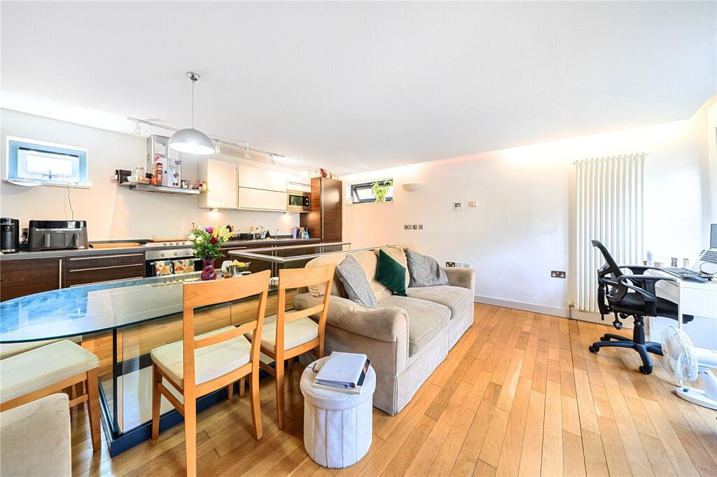 Apartment in London - View 3