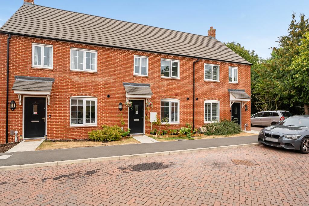 House in Lincoln - View 2