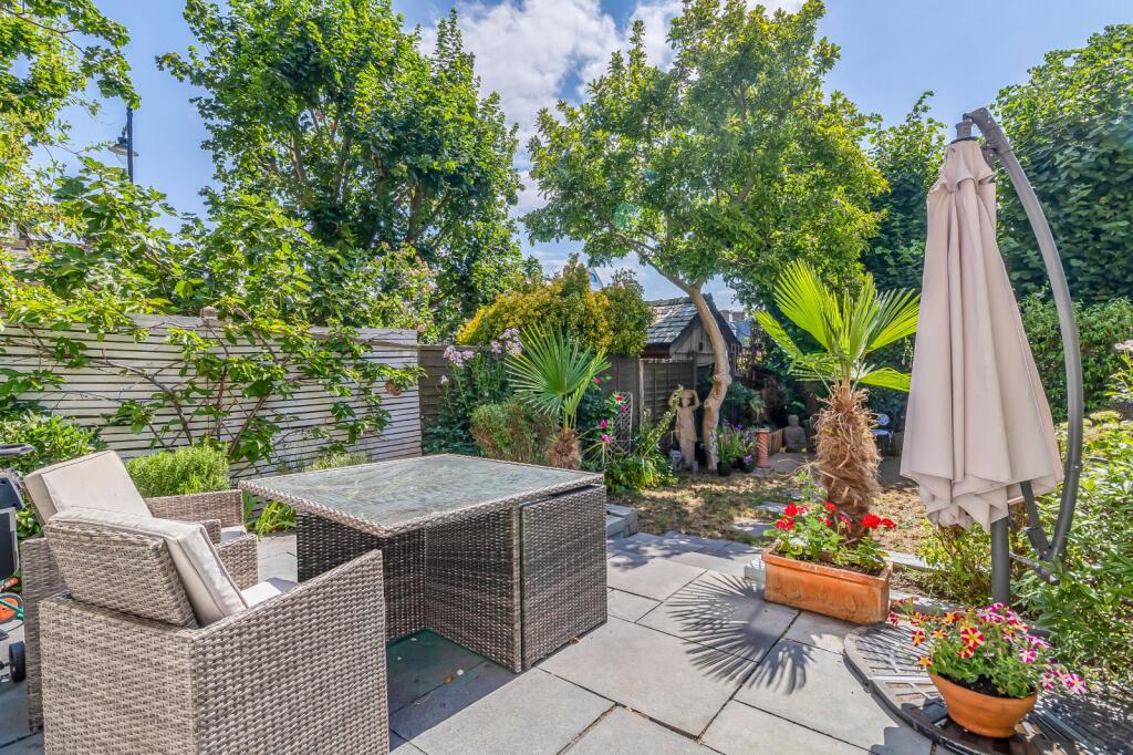 House in London - View 3