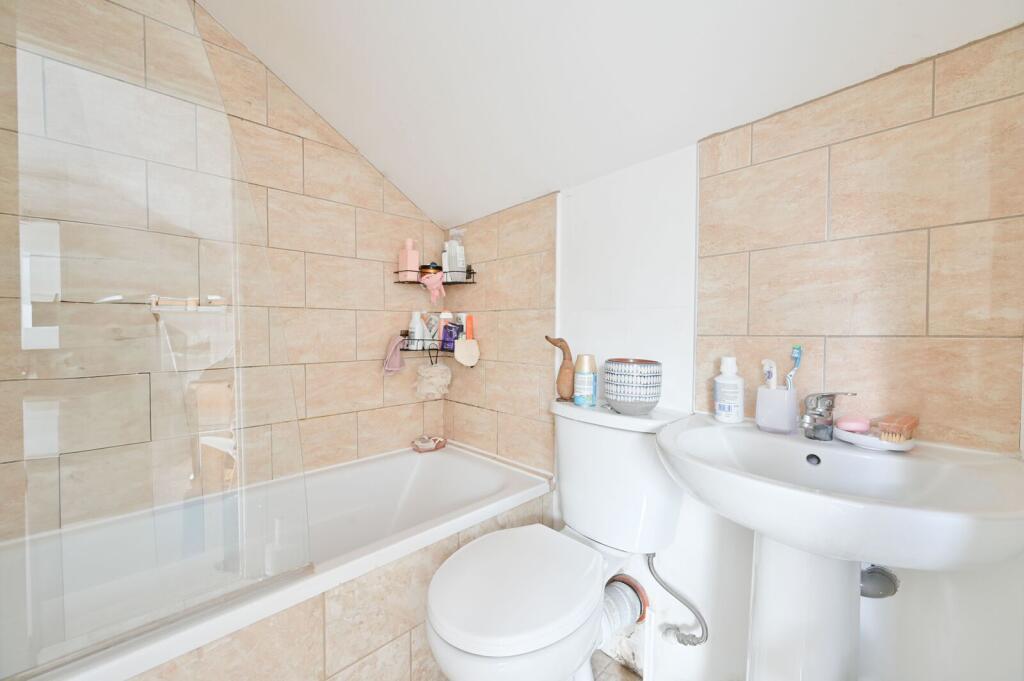 Apartment in London - View 5