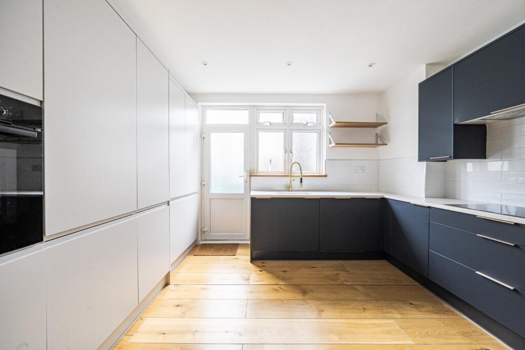 Apartment in London - View 5