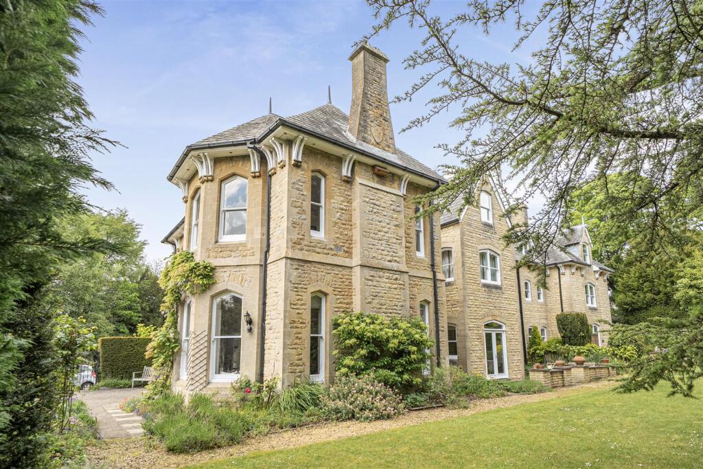 Main image of property: Wychwood House, Enstone Road, Charlbury
