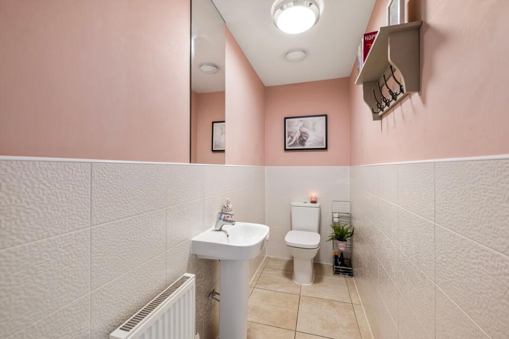 House in North Kesteven, Waddington - More