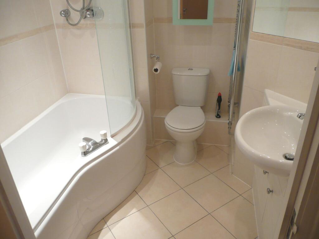 Apartment in London, Royal Borough of Kingston upon Thames - View 4