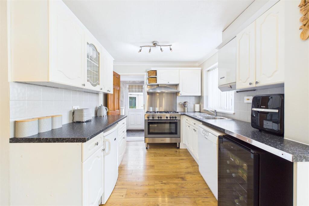 Stylish family home walking distance to Clevedon Town Centre photo 4