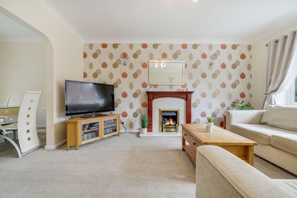Royston Close, Greenmount, BL8 photo 3